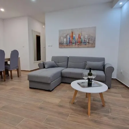 아파트먼트 바리치 *